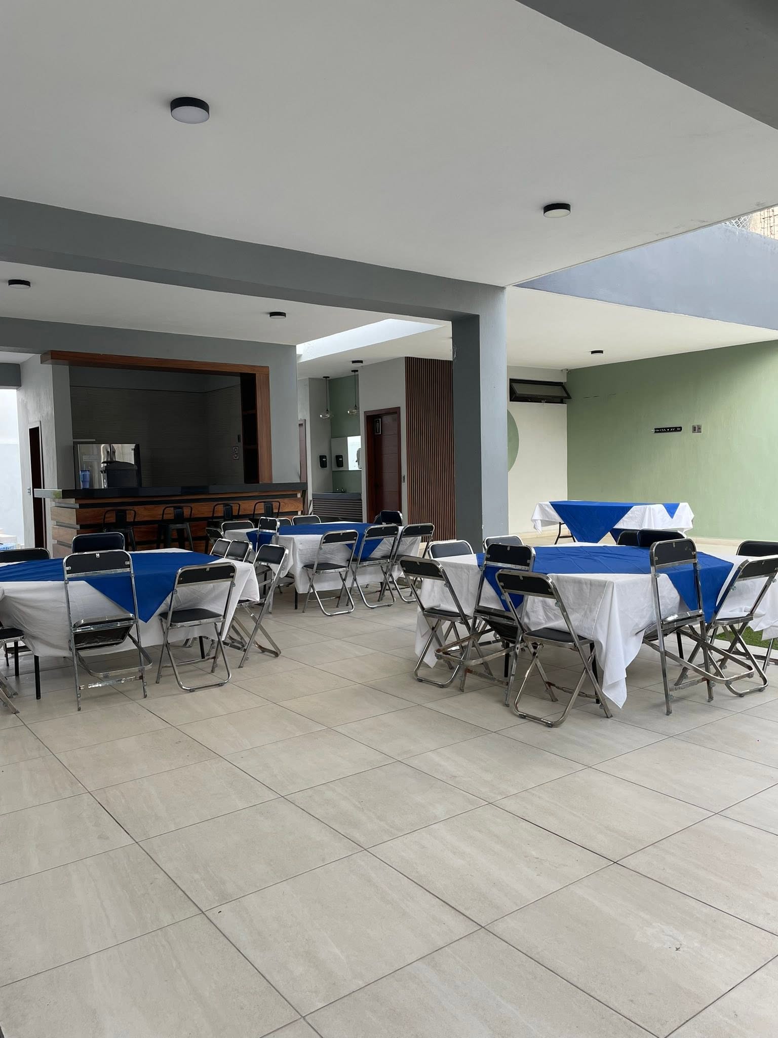 Confort y Espacio para tus Invitados - Terraza La Opulenza